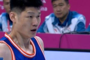 稳如泰山！胡金秋10中5&6罚4中拿到15分5板3助